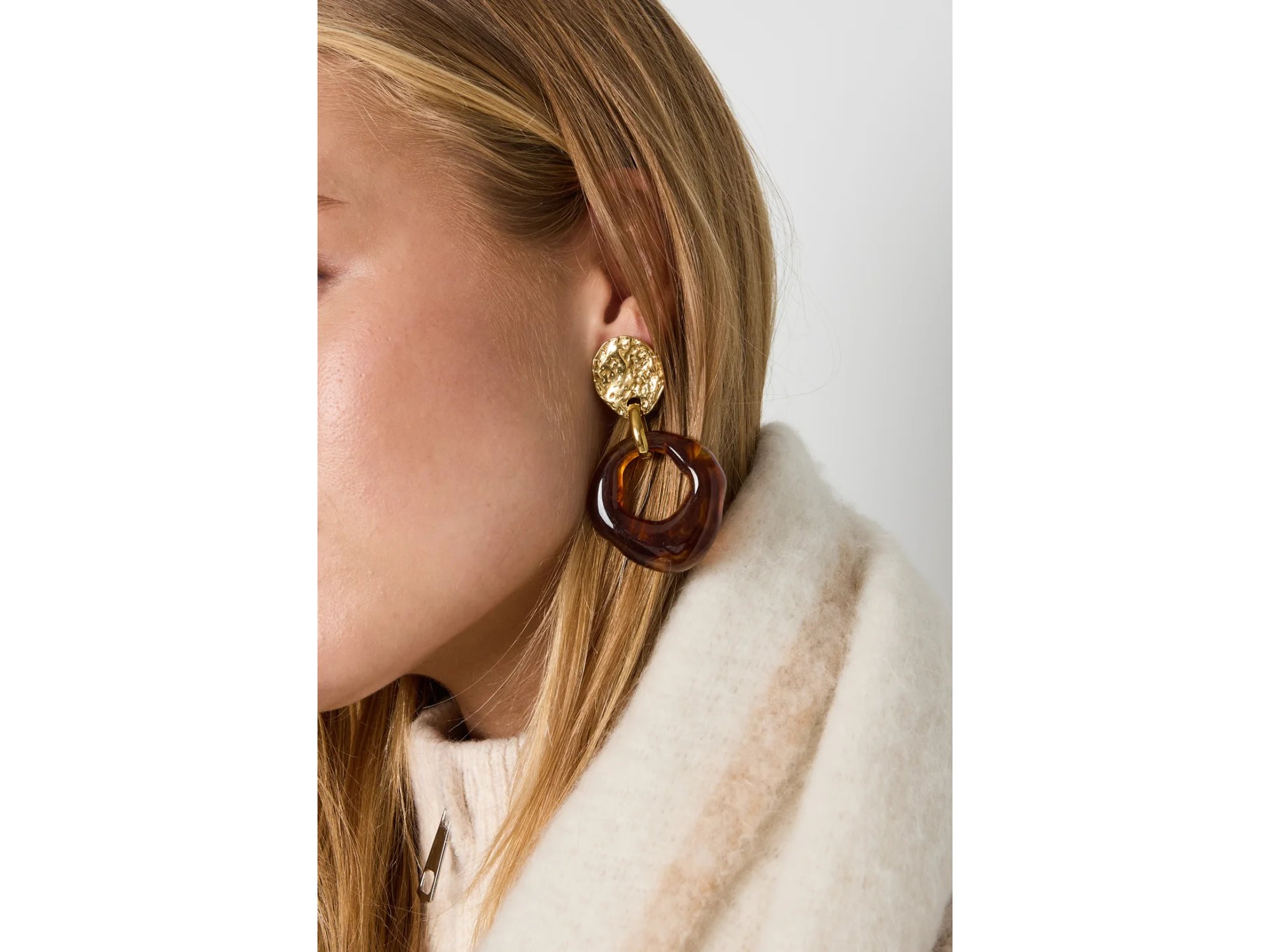 Amber resin geometric earrings